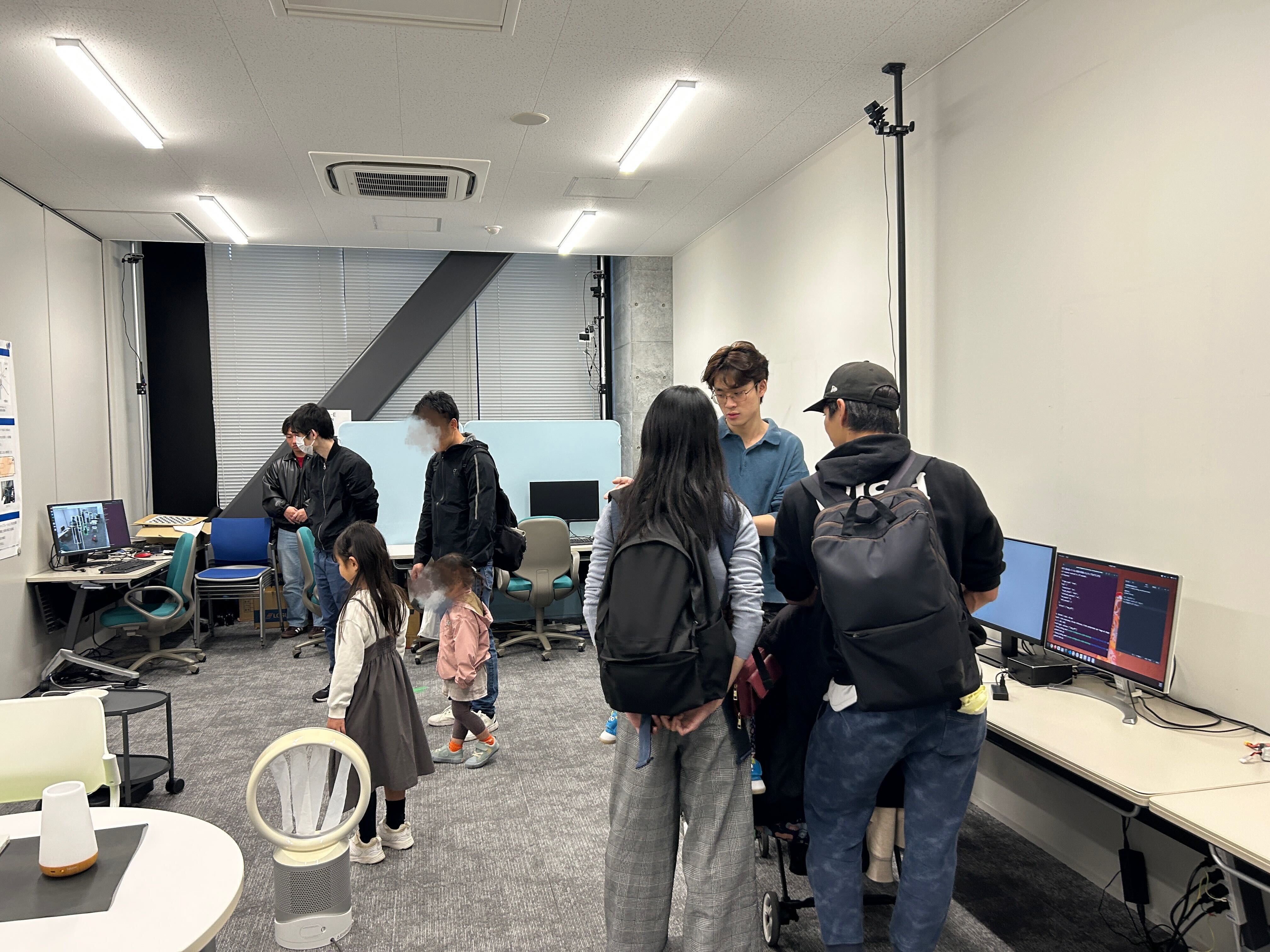 OIC祭典で研究デモ